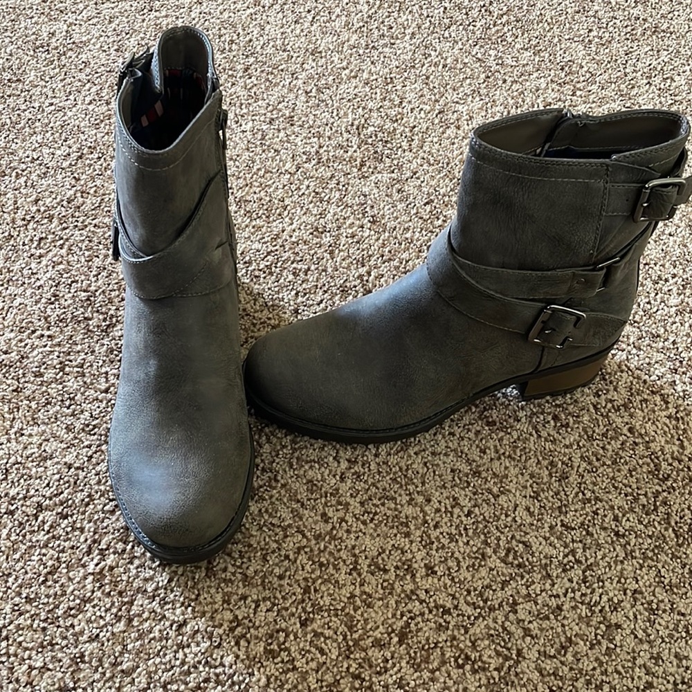 White Mountain ladies booties